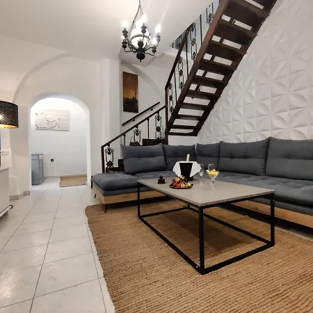 A Unique 3-4 Bedrooms House In Old Town 度假居 Rhodes City