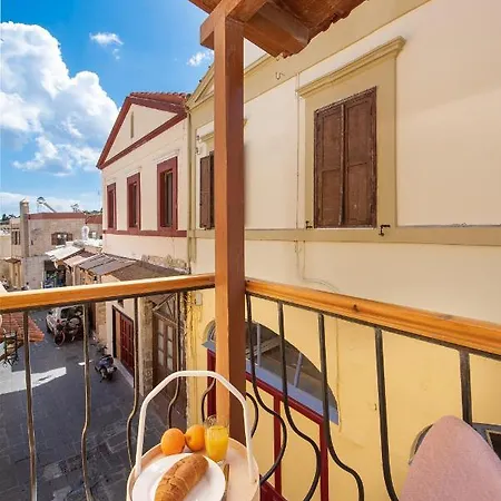 A Unique 3-4 Bedrooms House In Old Town 度假居 *